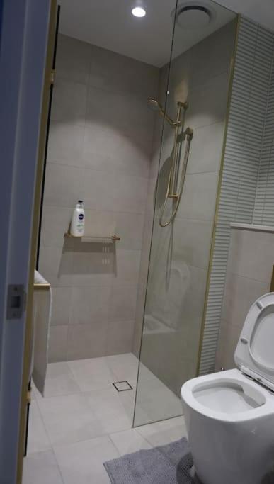 Апартаменти Skyone Lux 2Bed2Bath Aprt In Boxhill And Free Carpark Бокс-Гілл Екстер'єр фото
